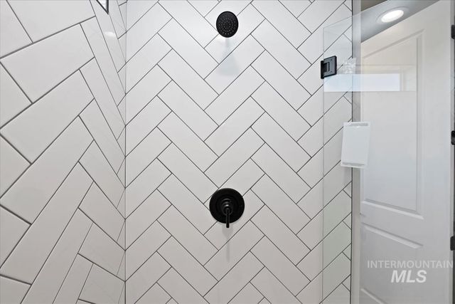 404 Hidden Mill Ct, Middleton, ID 83644