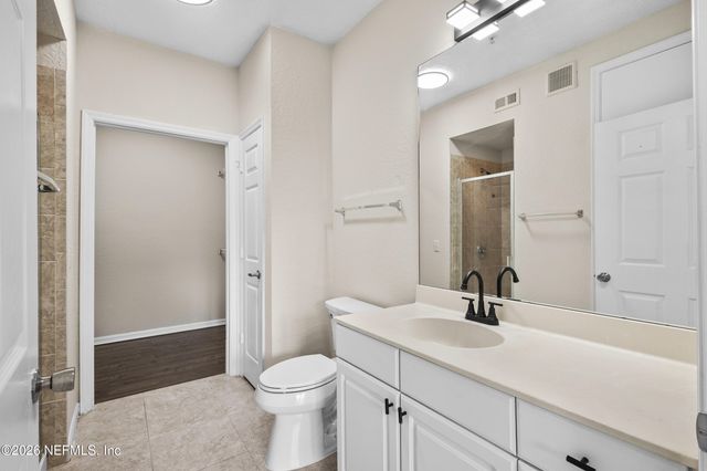 8539 GATE Parkway 9233, Jacksonville, FL 32216