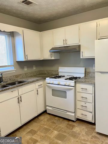945 Silverwood Drive, Atlanta, GA 30349