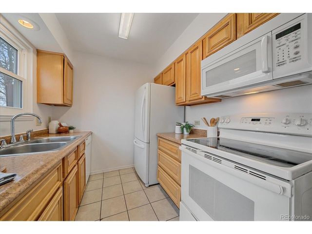 2262 S Jasper Way B, Aurora, CO 80013