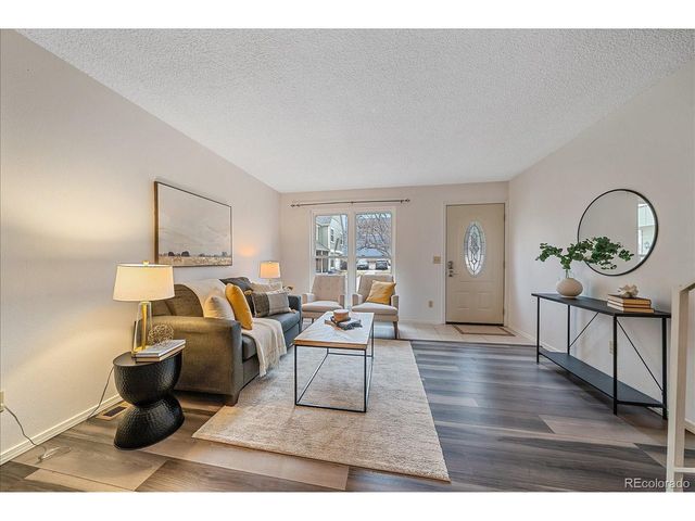 2262 S Jasper Way B, Aurora, CO 80013