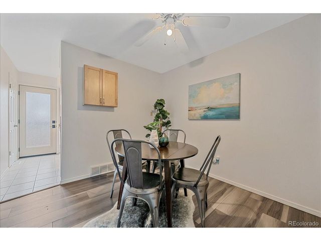 2262 S Jasper Way B, Aurora, CO 80013