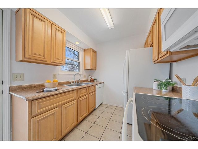 2262 S Jasper Way B, Aurora, CO 80013