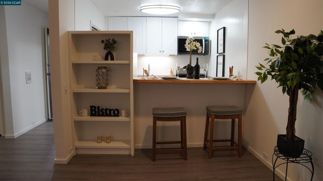 758 Kingston Ave 104, Oakland, CA 94611