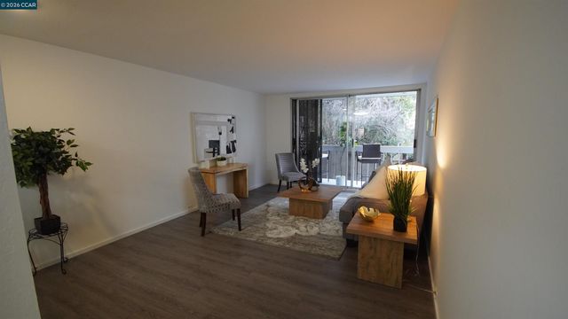 758 Kingston Ave 104, Oakland, CA 94611