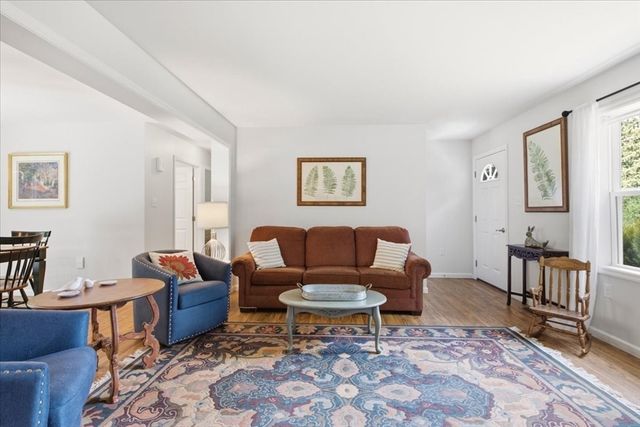 85 Lewis Ave 85, Walpole, MA 02081