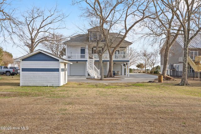 1031 Mallard Bay Road, Hampstead, NC 28443