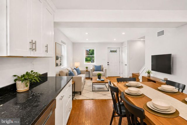2218 FARRINGTON AVE, Alexandria, VA 22303