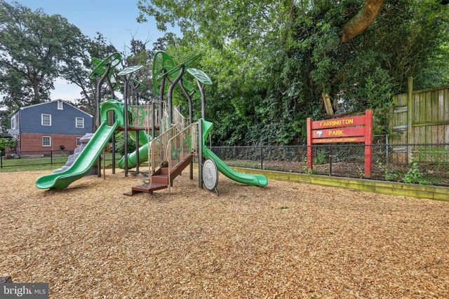 2218 FARRINGTON AVE, Alexandria, VA 22303