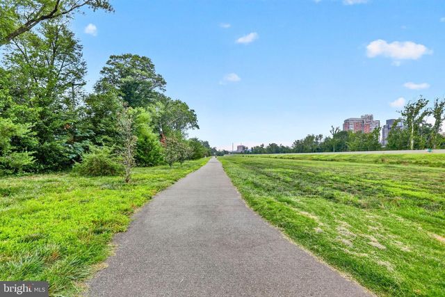 2218 FARRINGTON AVE, Alexandria, VA 22303