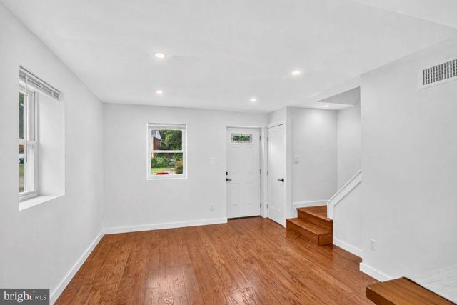 2218 FARRINGTON AVE, Alexandria, VA 22303