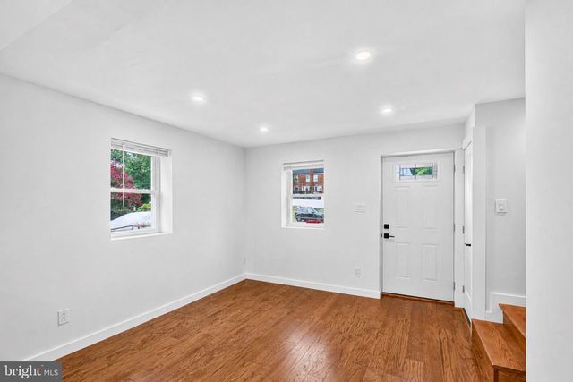 2218 FARRINGTON AVE, Alexandria, VA 22303