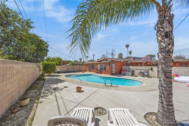 9417 Mango, Fontana, CA 92335