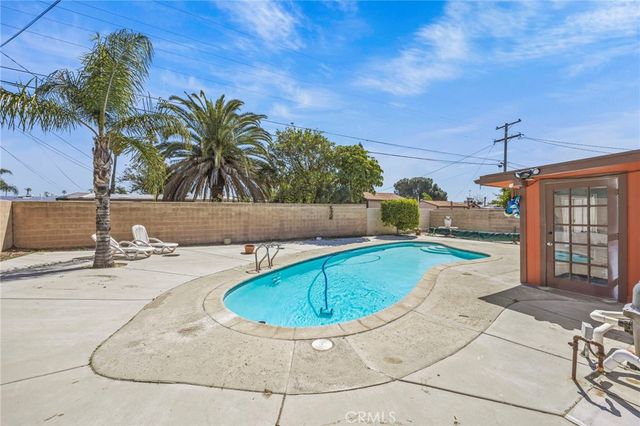 9417 Mango, Fontana, CA 92335