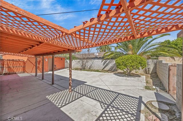9417 Mango, Fontana, CA 92335