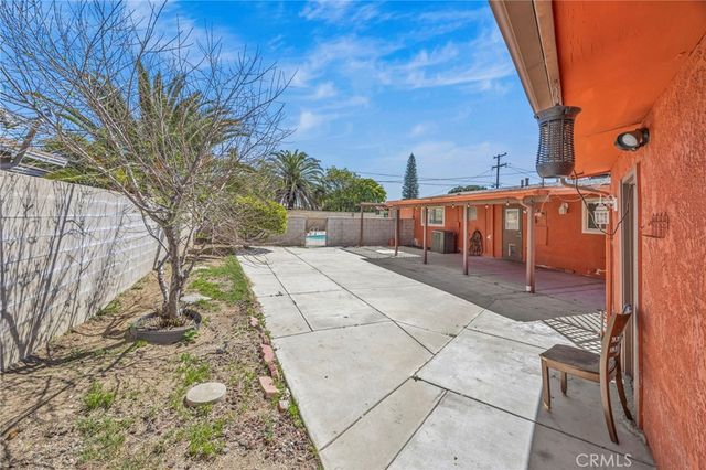 9417 Mango, Fontana, CA 92335