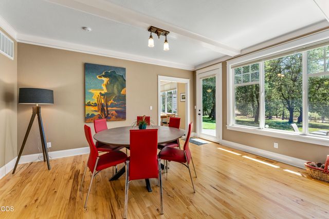 375 Mountain Paradise Drive, Grants Pass, OR 97526
