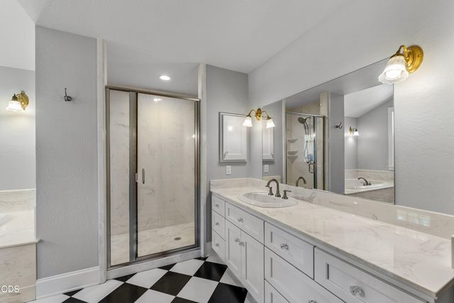 375 Mountain Paradise Drive, Grants Pass, OR 97526