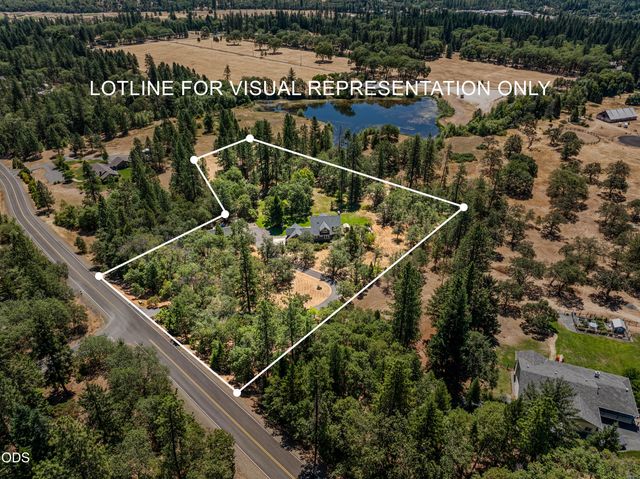 375 Mountain Paradise Drive, Grants Pass, OR 97526
