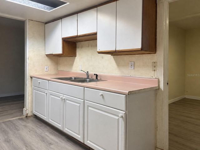 322 N WEKIWA SPRINGS ROAD, Apopka, FL 32703