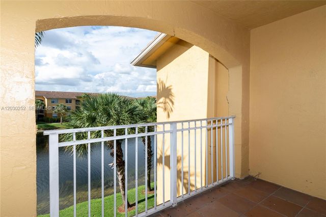 9650 NW 2nd Street 4304, Pembroke Pines, FL 33024