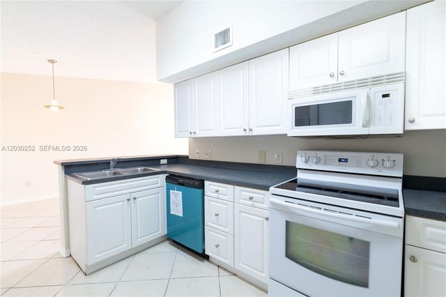 9650 NW 2nd Street 4304, Pembroke Pines, FL 33024