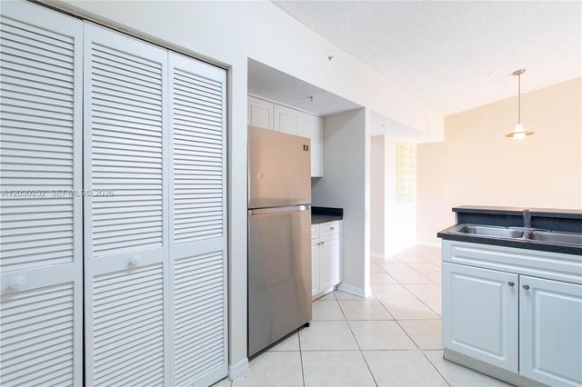 9650 NW 2nd Street 4304, Pembroke Pines, FL 33024