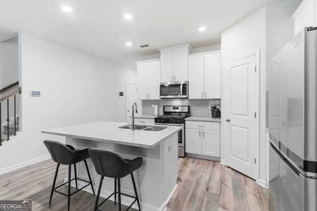 5321 Glade Park Drive, Lilburn, GA 30047