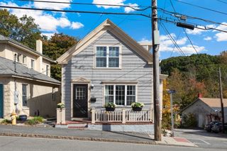 20 Railroad Avenue, Rockport, MA 01966
