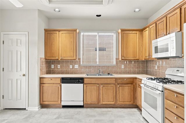111 Double Fire TRL, Georgetown, TX 78633