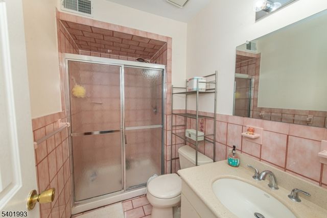 8 Brookstone Cir, Parsippany-troy Hills Twp., NJ 07950