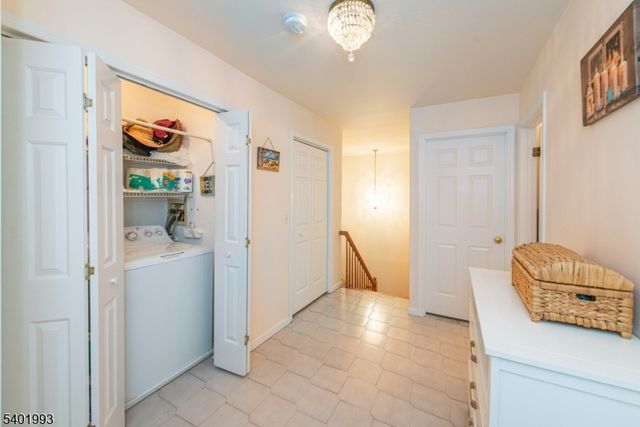 8 Brookstone Cir, Parsippany-troy Hills Twp., NJ 07950