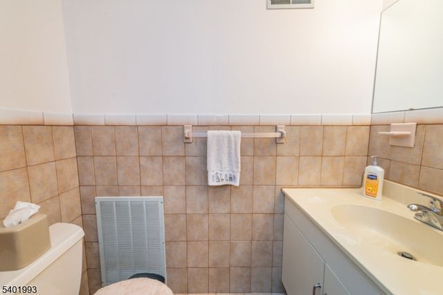 8 Brookstone Cir, Parsippany-troy Hills Twp., NJ 07950