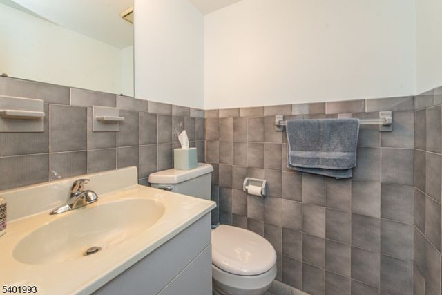 8 Brookstone Cir, Parsippany-troy Hills Twp., NJ 07950