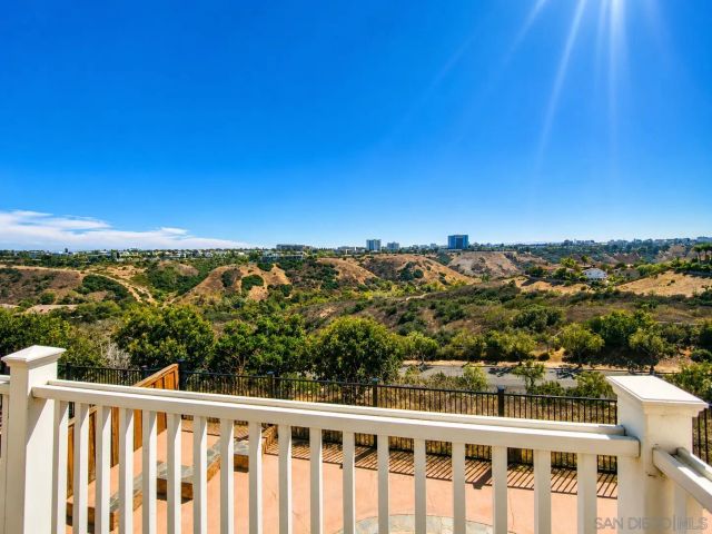 10802 Pacific Canyon Way, San Diego, CA 92121