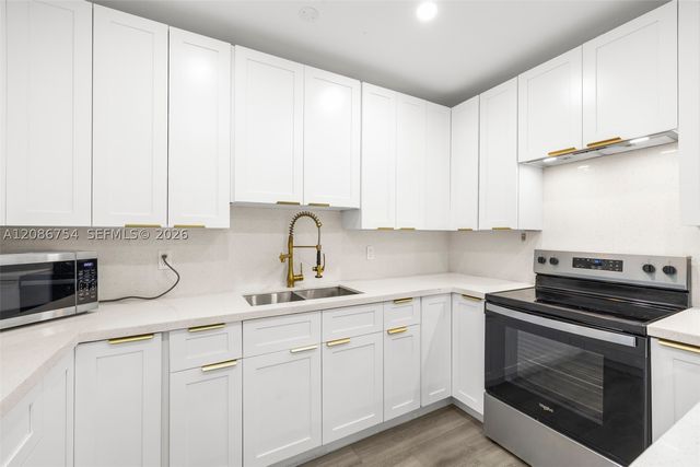 8253 W 14th Ct, Hialeah, FL 33014