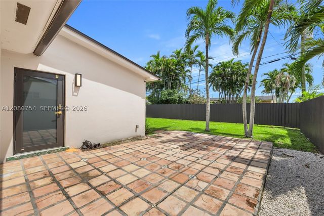 8253 W 14th Ct, Hialeah, FL 33014