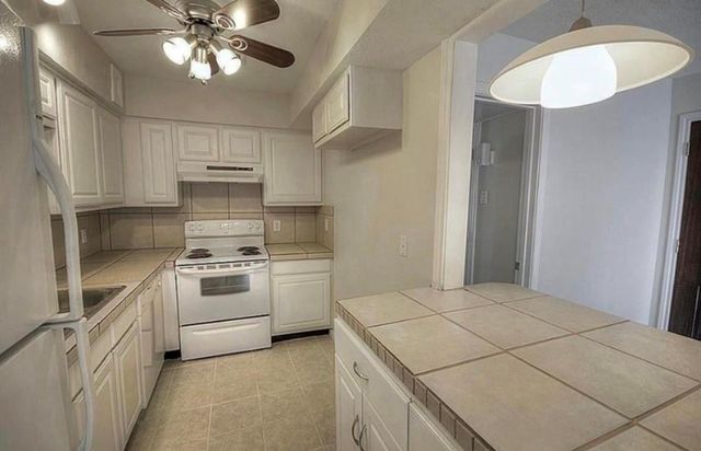 2574 Marilee Lane 18, Houston, TX 77057