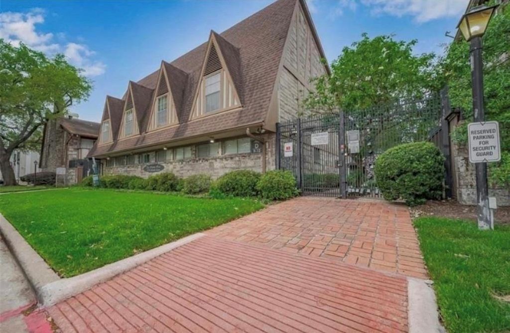 2574 Marilee Lane 18, Houston, TX 77057