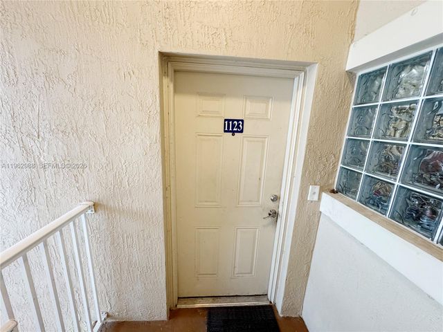 1169 Golden Lakes Blvd 1123, West Palm Beach, FL 33411