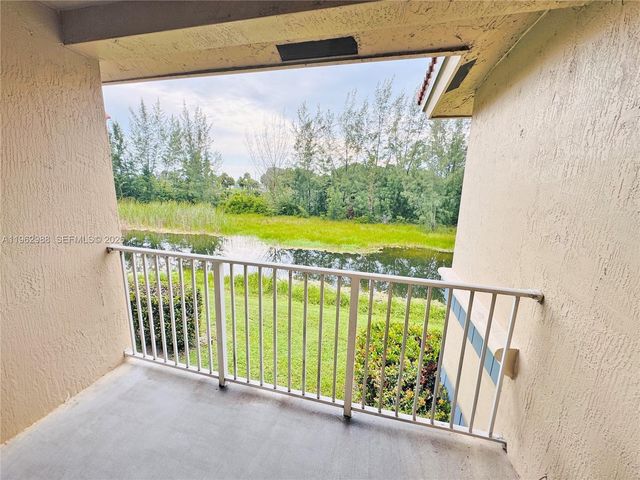 1169 Golden Lakes Blvd 1123, West Palm Beach, FL 33411