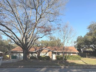 1240 Cibolo Trl, Universal City, TX 78148