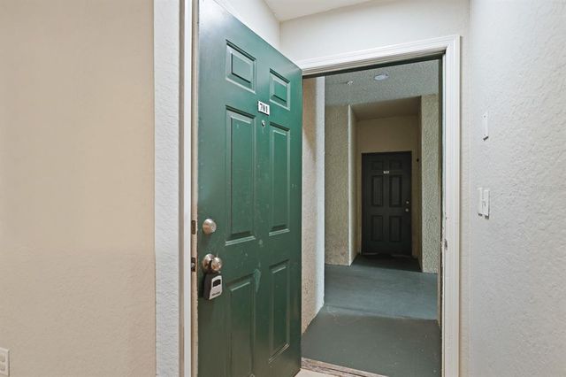 17108 CARRINGTON PARK DRIVE 701, Tampa, FL 33647