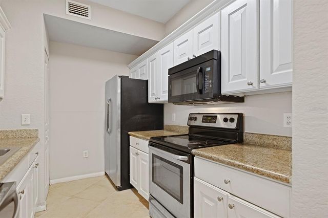 17108 CARRINGTON PARK DRIVE 701, Tampa, FL 33647