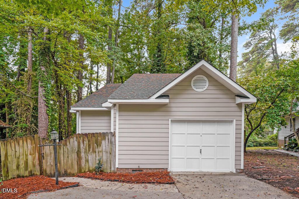 105 Stonelake Court, Raleigh, NC 27610
