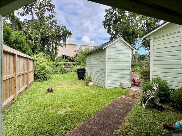2507 Couch Street, Houston, TX 77008