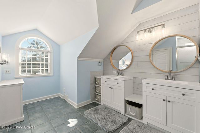 4205 Rudy Ln, Louisville, KY 40207