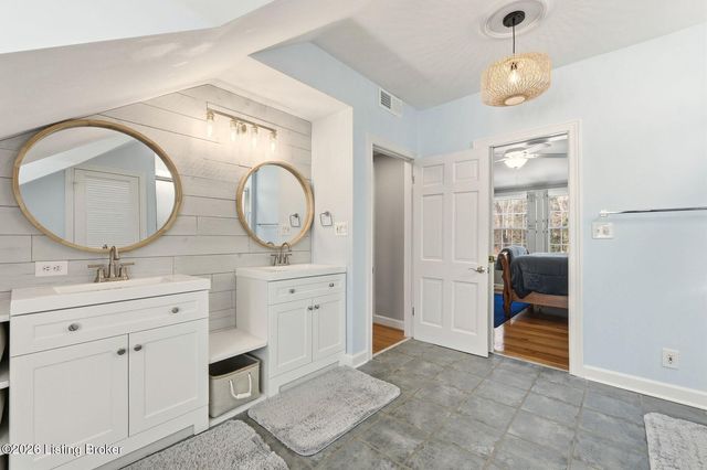 4205 Rudy Ln, Louisville, KY 40207