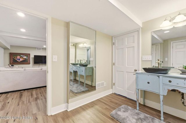 4205 Rudy Ln, Louisville, KY 40207