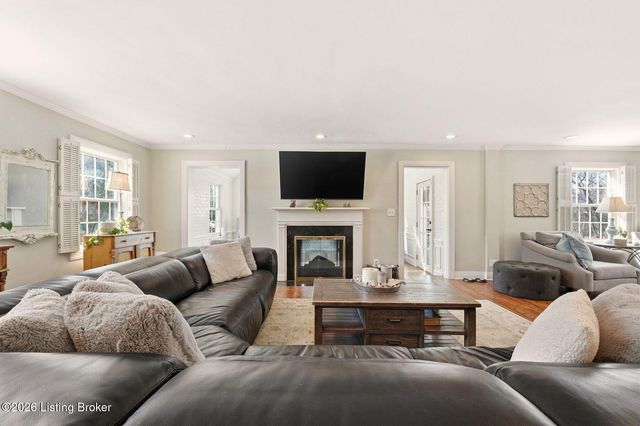 4205 Rudy Ln, Louisville, KY 40207